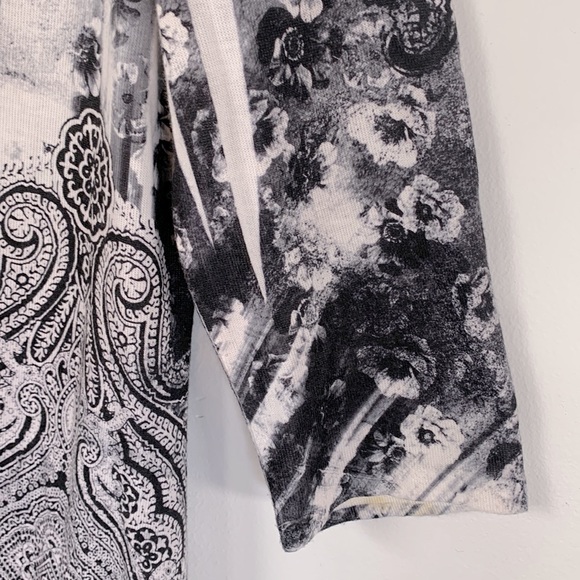 World Unity Star Ace Embellished Women’s Size M Black White Paisley Tunic Top - Picture 8 of 13